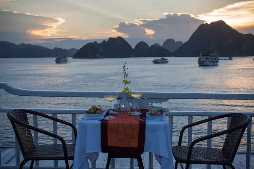 Enjoy a romantic meal on the yacht
